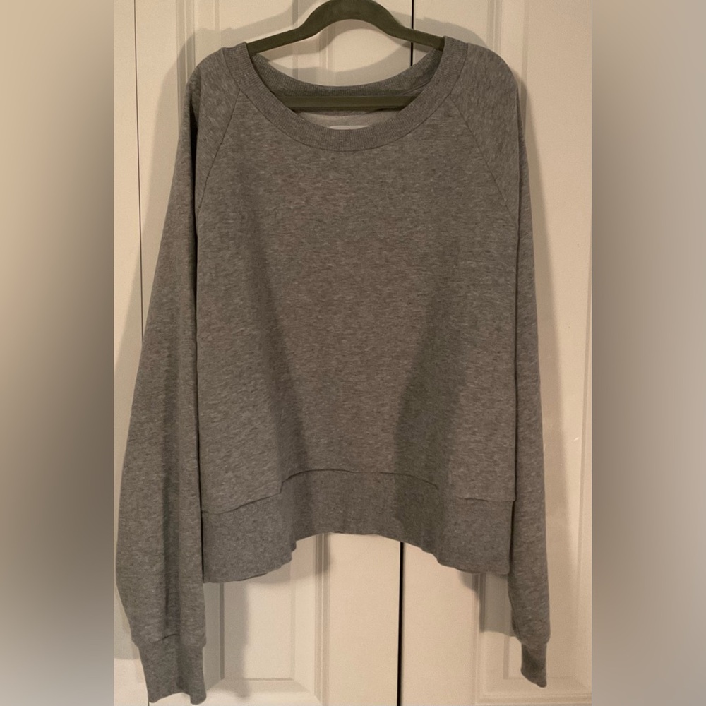 Colsie Gray Women's Crop Sweatshirt